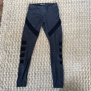 Mesh workout leggings